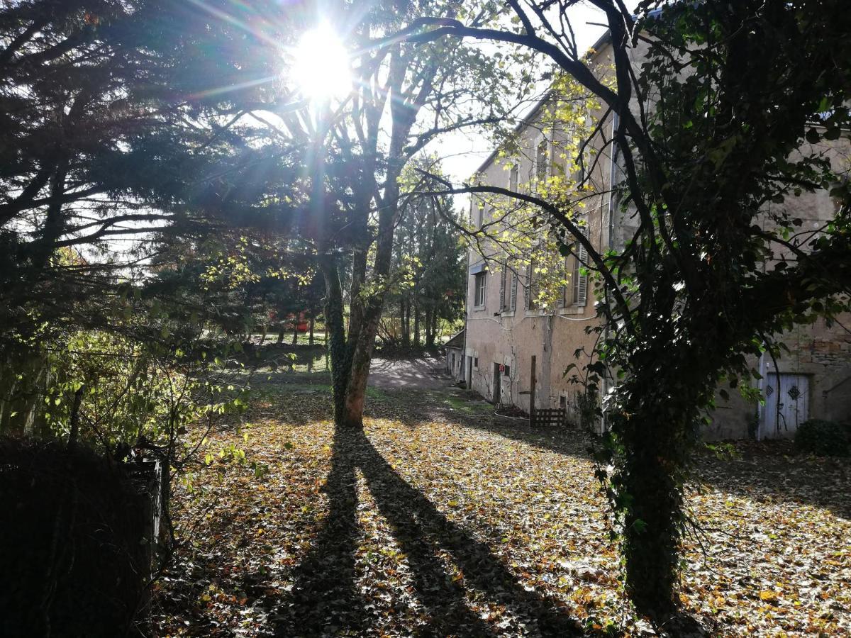 Vila Gite De La Gare Varzy Exteriér fotografie