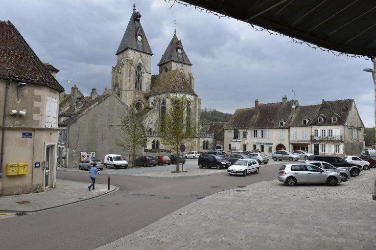 Vila Gite De La Gare Varzy Exteriér fotografie